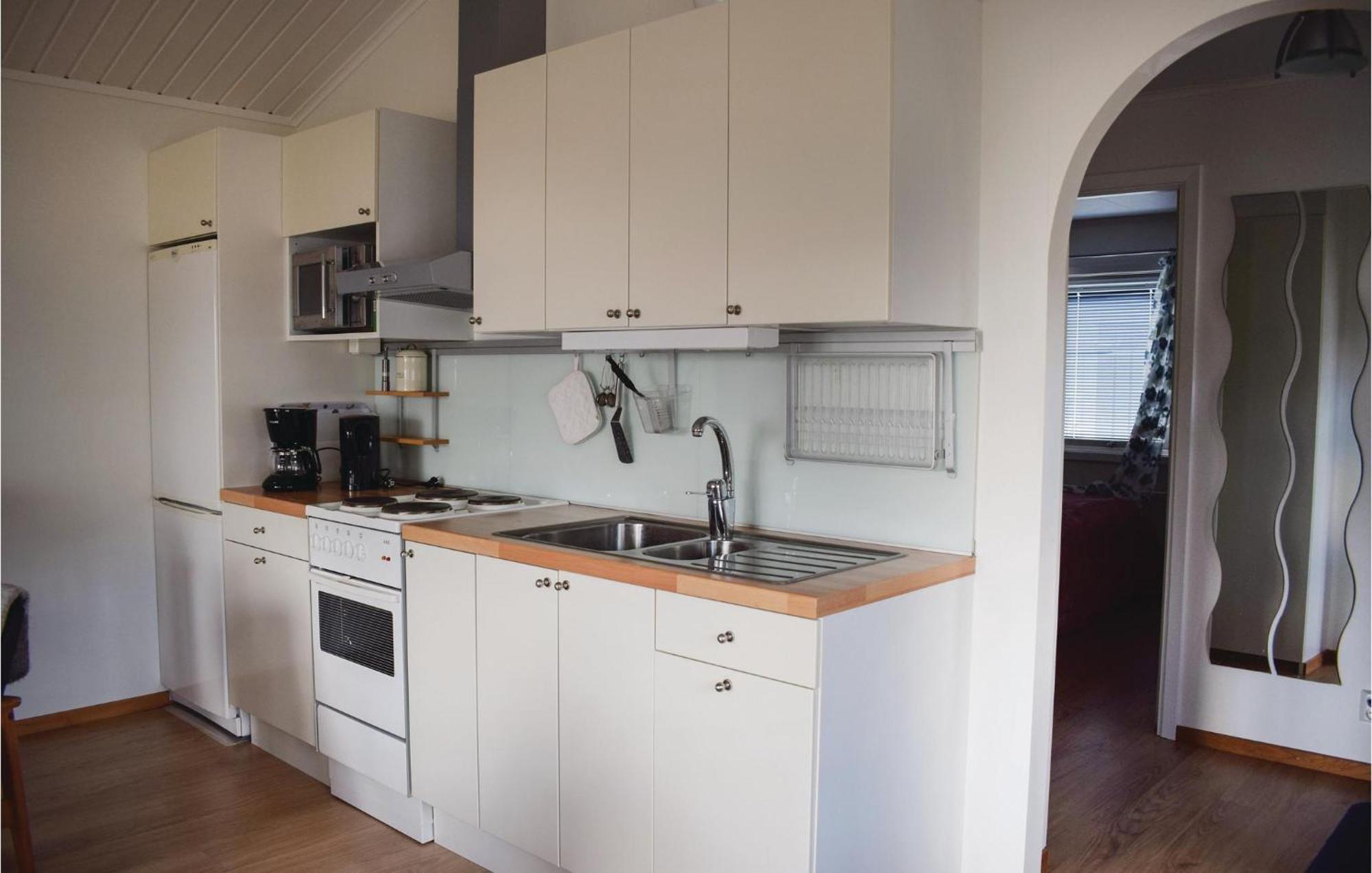 Amazing Home In Loettorp With House Sea View Löttorp Exterior foto